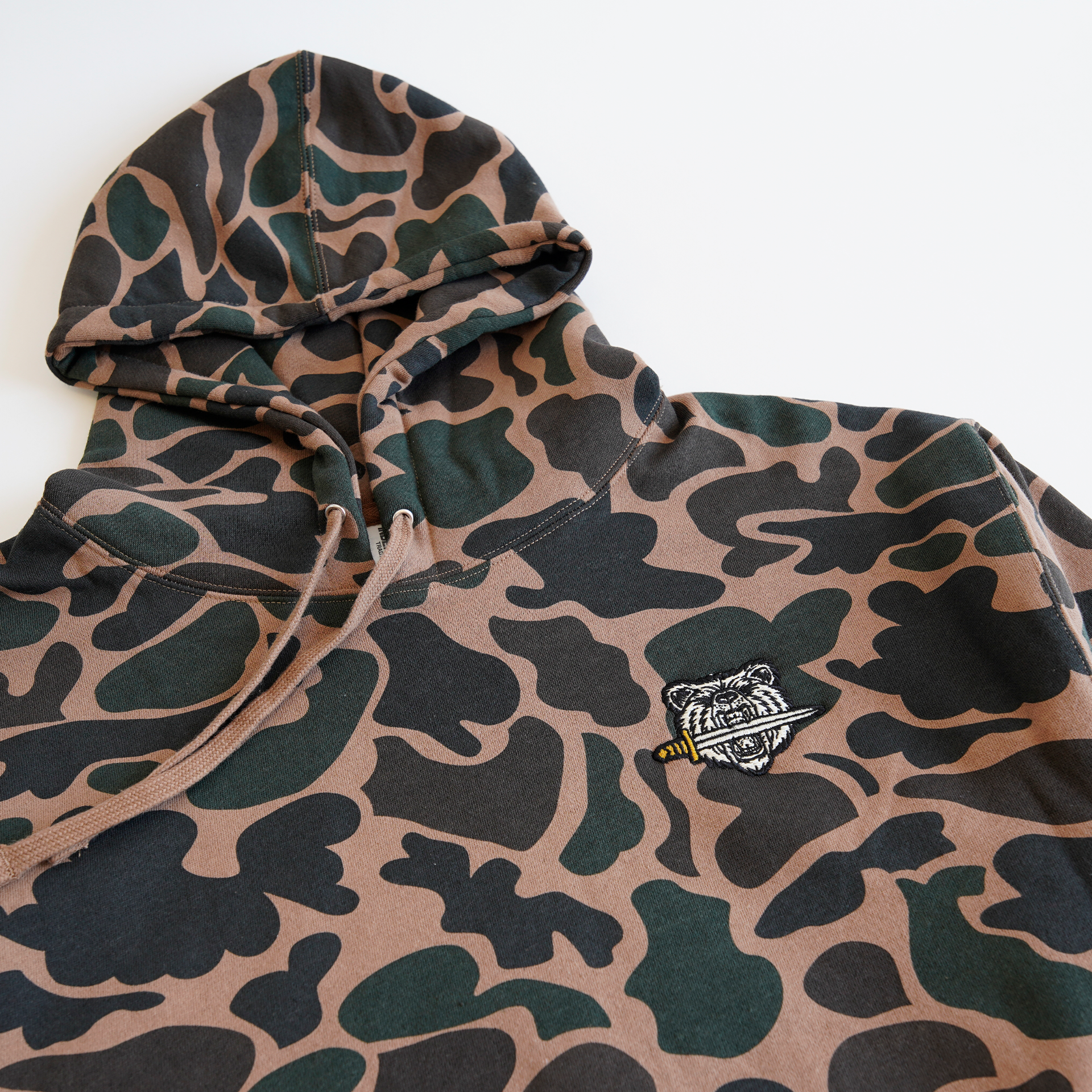 BEAR SWORDSMAN SWEATSHIRT DUCK CAMO